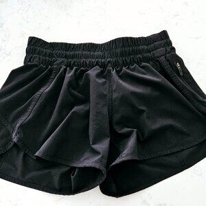 Lululemon women's hotty hot shorts. Size 6. Low rise.
